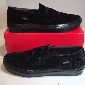 NWT Vans Skate Style 53 Classic Slip-On in Black Velvet Women’s 8.5